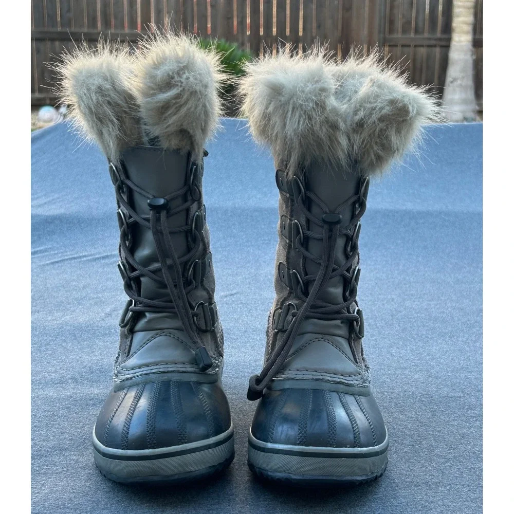 Sorel Joan of Arctic Youth Girls 4 Gray Waterproof Insulated Snow Boots Faux Fur